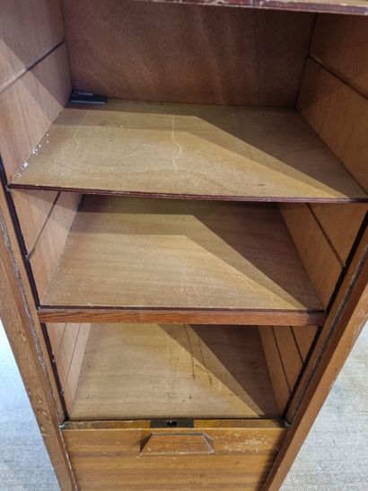 SOA 
Meuble à rideau en bois clair 
H : 178...