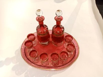 Service à liqueur en verre coloré composé...
