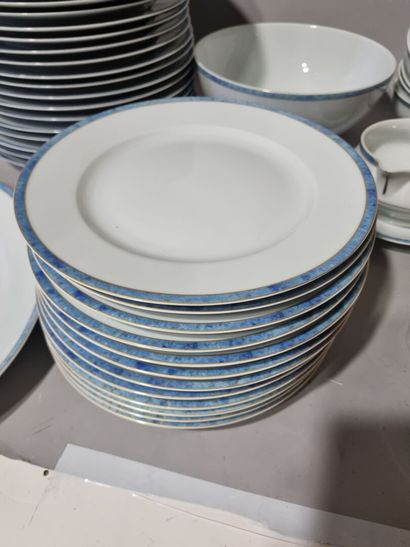 LIMOGES - Georges BOYER 
Service en porcelaine...