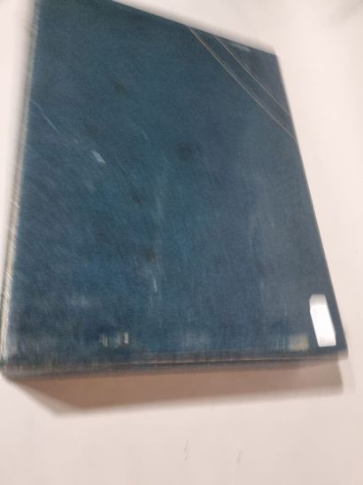 Ménagère en métal argenté dans un coffret...