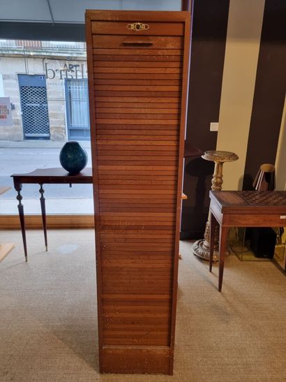 SOA 
Meuble à rideau en bois clair 
H : 178...