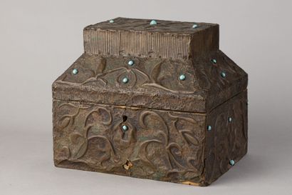 Coffret en bois recouvert d'une feuille de...