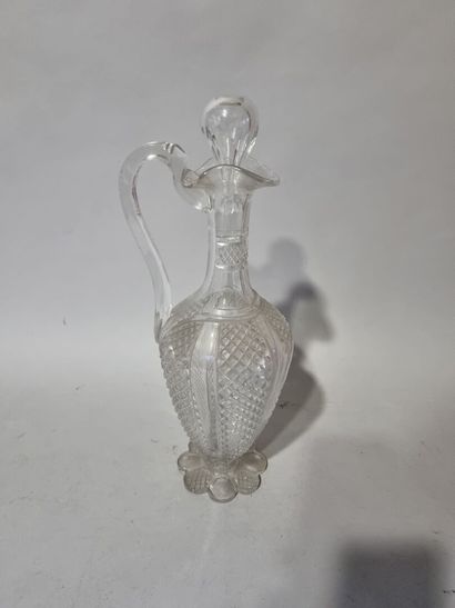 Aiguière en cristal du Creusot monogrammée...