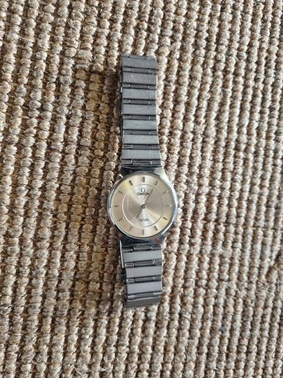 OMEGA DeVille
Montre ultraplate en acier,...