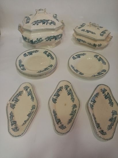 LONGWY, partie de service en porcelaine de...