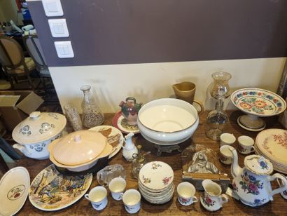 Lot de vaisselle divers : service à café...