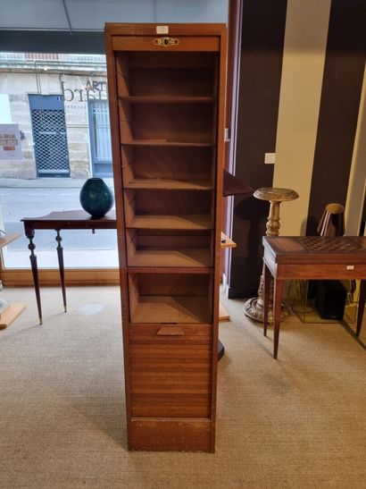 SOA 
Meuble à rideau en bois clair 
H : 178...