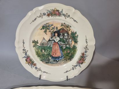 SARREGUEMINES 
Grand plat de service et plat...