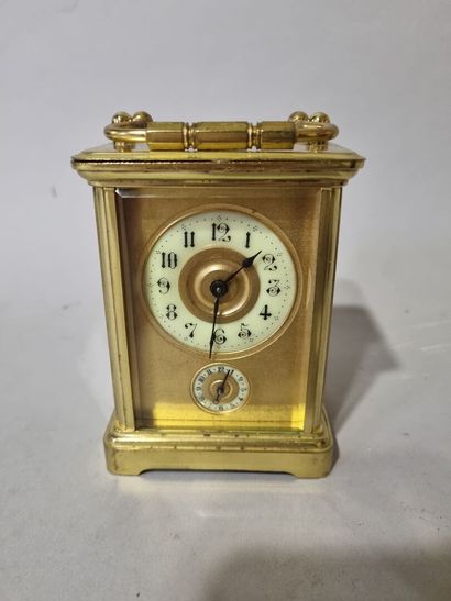 Pendulette d'officier en laiton et verre...