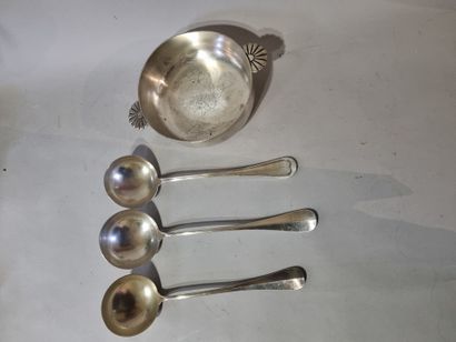Légumier rond à oreilles en métal argenté....