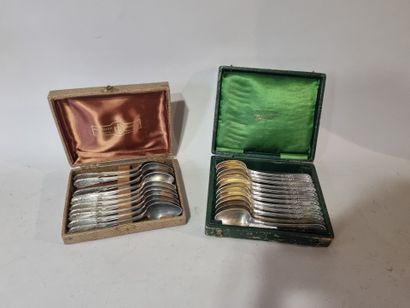 CHRISTOFLE, 12 petites cuillères en métal...