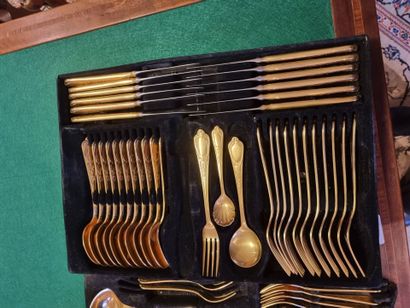 HARTVERGOLDET
Partie de ménagère en métal...