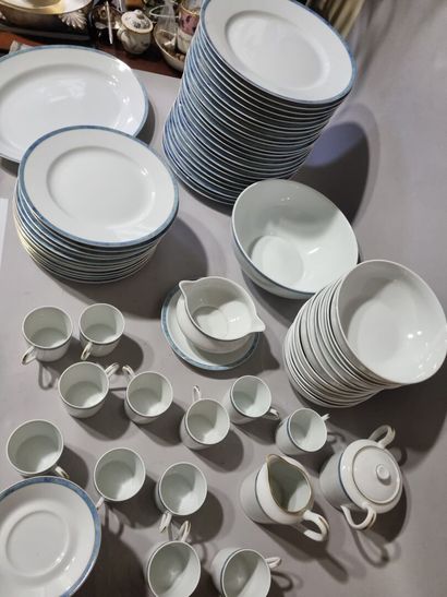 LIMOGES - Georges BOYER 
Service en porcelaine...