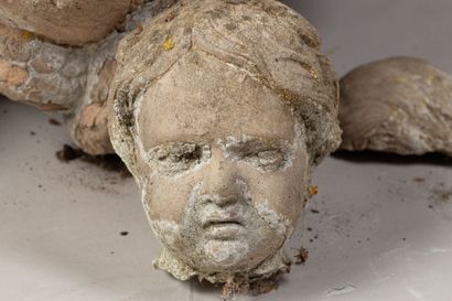 Importante vasque en terre cuite à décor...