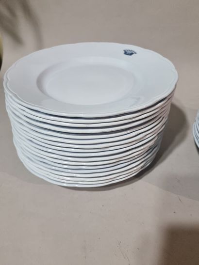 SARREGUEMINES 
Lot d'assiettes en faïence...