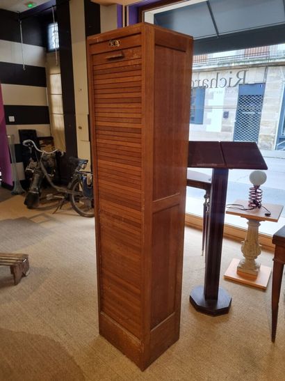 SOA 
Meuble à rideau en bois clair 
H : 178...