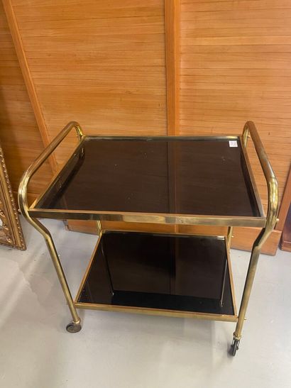 Table desserte en laiton à deux plateaux...
