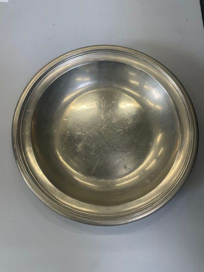 Plat rond en argent 
D : 27 cm
Pds : 658...