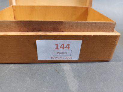 Editions MACK à Lausanne,
Petite boite en...