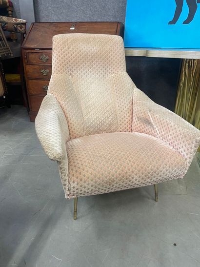 Fauteuil en velours pietement doré
Circa...