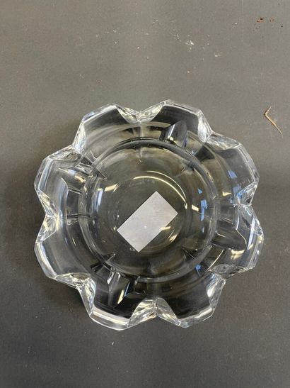 SAINT LOUIS Cendrier en cristal taillé, joint...