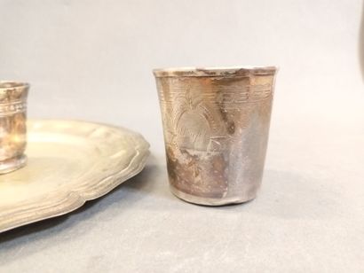 Une timbale ancienne en argent Minerve,
Pds...