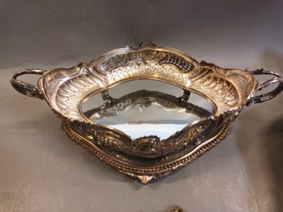 LAHOCHE au Palais royal,
Jardinière de table...