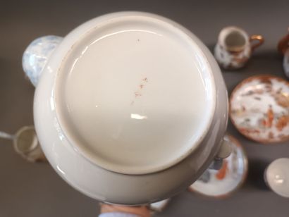 JAPON, fin XIXème, partie de services en...