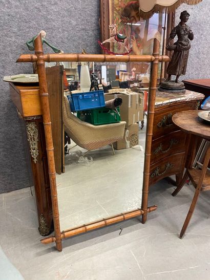 Miroir rectangumlaire, encadrement en bambou
120...