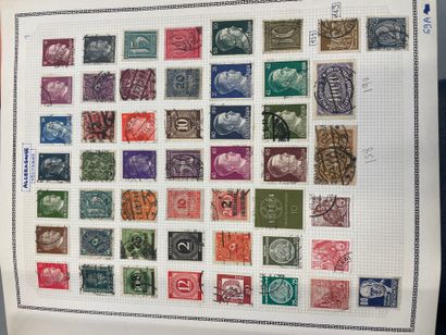 7 albums de timbres 
France, Europe et Monde...