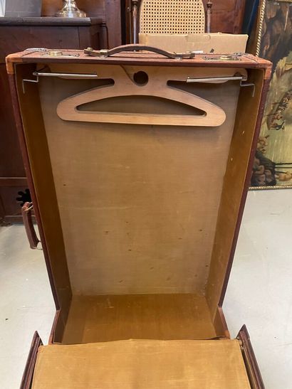 Mallle cabine en cuir
82 x 51 x 26 cm