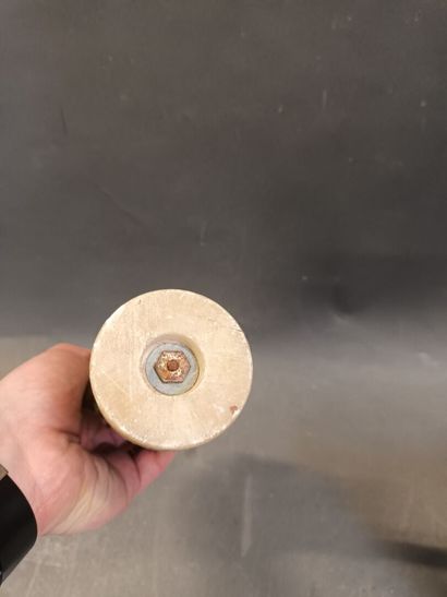 Petit buste en régule,
Elégante au chapeau,
Socle...