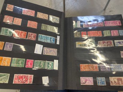7 albums de timbres 
France, Europe et Monde...