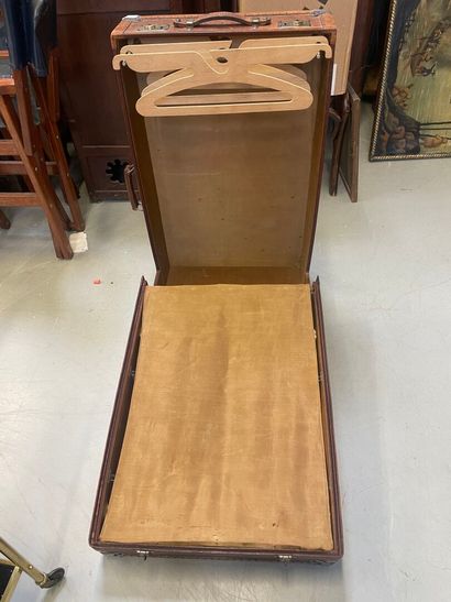 Mallle cabine en cuir
82 x 51 x 26 cm