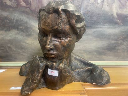 Buste de femme en plâtre patiné 
H : 34 L...