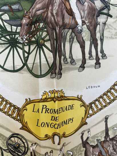 HERMES Carré de soie Promenade de Longchamps
D'aprè-s...