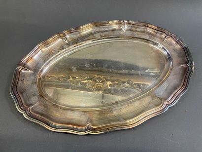 Plat polylobé en métal argenté
29 x 45 c...