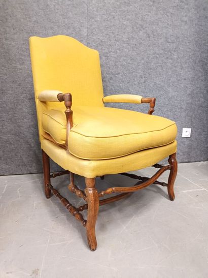 Fauteuil provençal début 19ème, en bois naturel,

Accotoirs...
