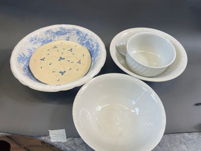 lot de plats en faience et pots de chamb...