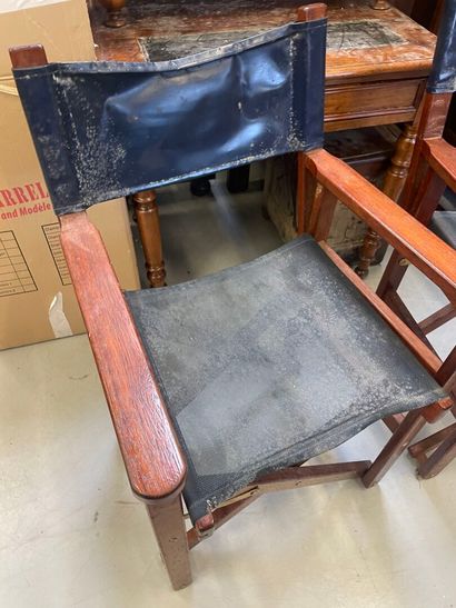 Paire de fauteuils pliant type metteur en...