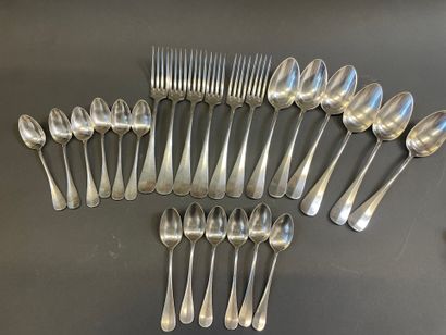 6 couverts et 12 petites cuillères mn métal...
