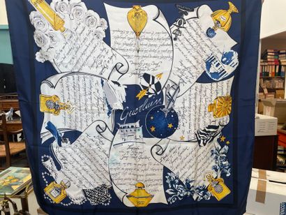 GUERLAIN
Foulard en soie shalimar