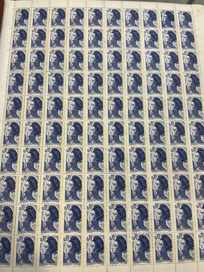 7 albums de timbres 
France, Europe et Monde...