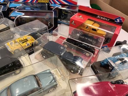 [MINIATURISME]
SOLIDO,
Fort-lot de voitures...