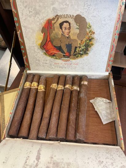 Cave à cigare en acajou avec cigares cub...