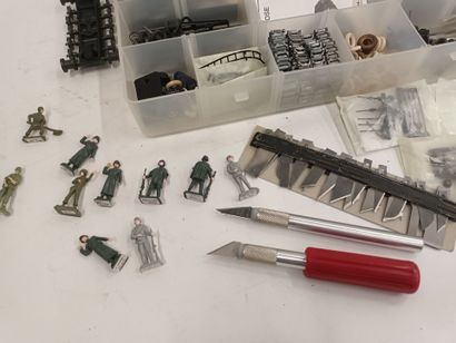 [MINIATURISME]
Un lot d'accessoires de miniaturisme,...