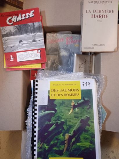 Un carton de livres et fascicules relatifs...