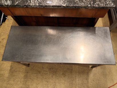 Console basse en bois cérusé et plateau en...