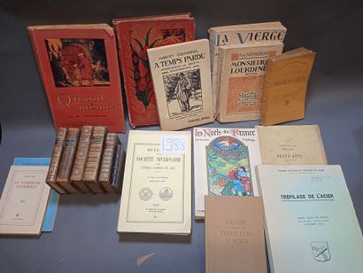 Lot de livres brochés et reliés divers comprenant...