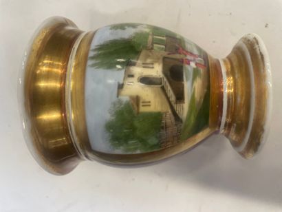 Tasse en porcelaine de Paris aux armes d...